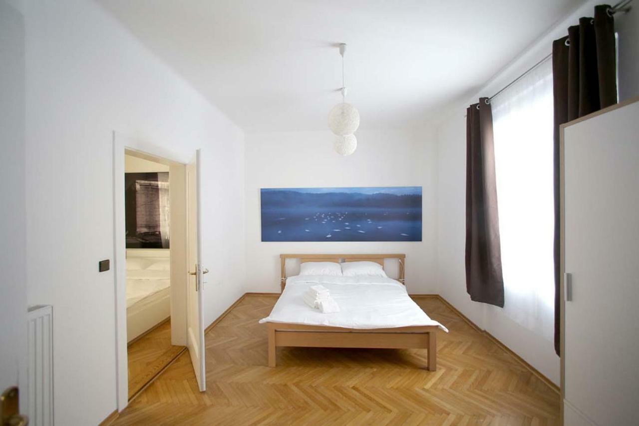 Skyscraper Apartment Tour As Любляна Экстерьер фото